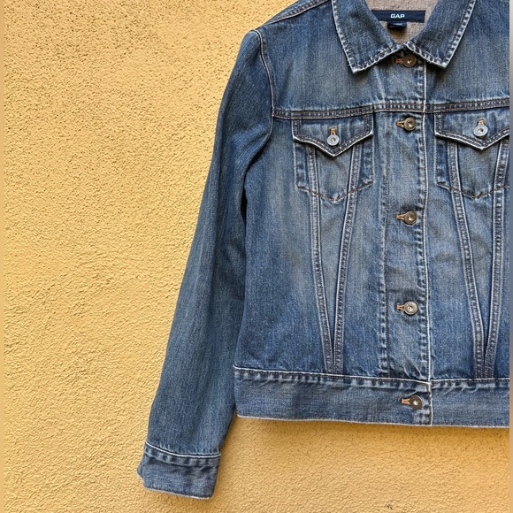 Vintage Gap Denim Jacket Size L with Golden Brown Metal Buttons - Picture 2 of 5